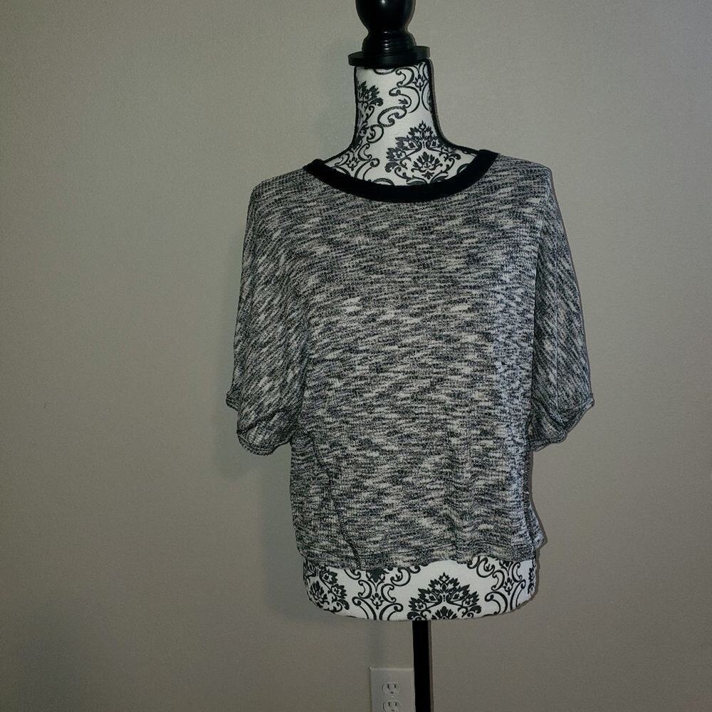 𝅺FP movement small short sleeve sweater material shirt.